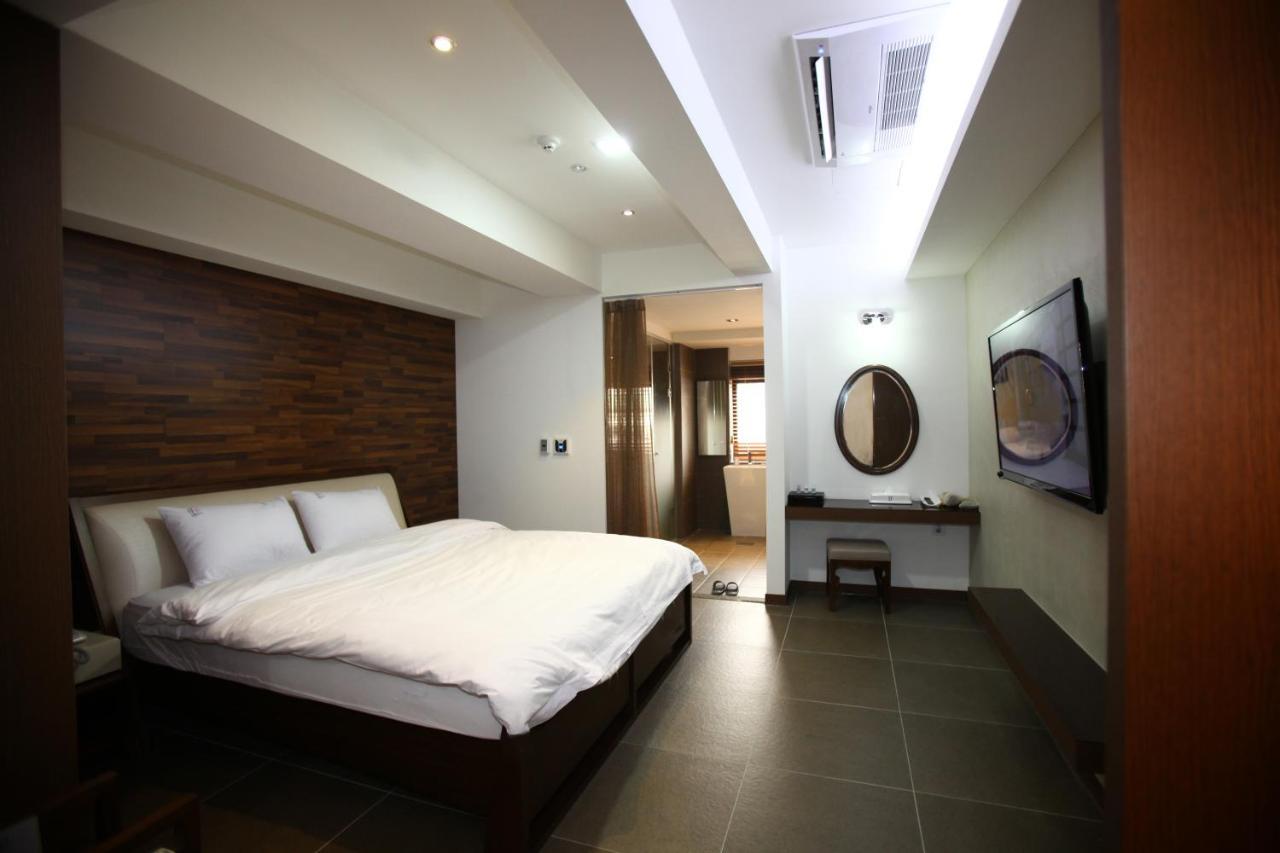 Suwon Reve Hotel Exterior foto